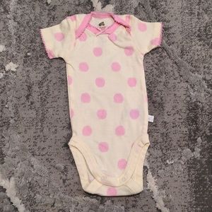 ✨ 10/$10 ✨ NWOT Just Born Organic Onesie